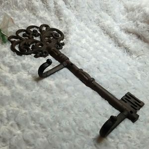 Iron key wall hanger